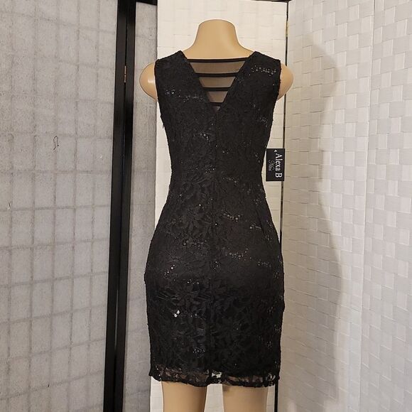 BRAND NEW ALEXA B NITES V-NECK SEQUIM EMBROIDERY MINI LACE DRESS - Picture 7 of 15